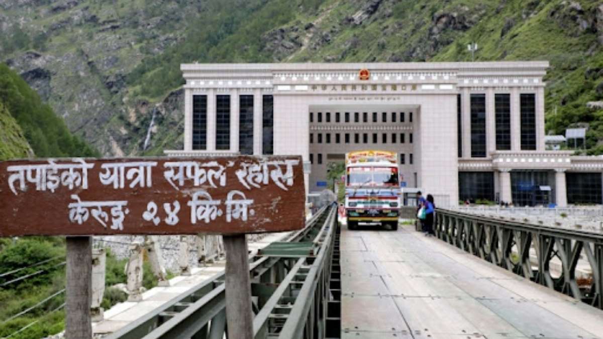 Nepal plays hard to get with Beijing
