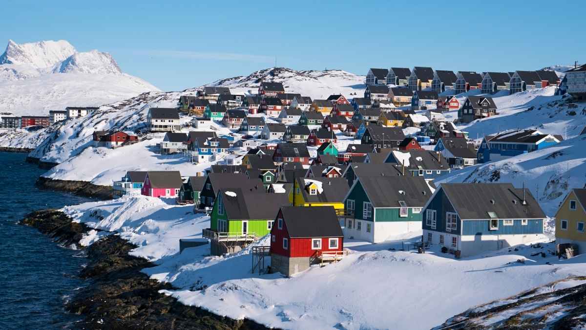 Donald Trump imposes Europe with tariffs as he presses to take Greenland